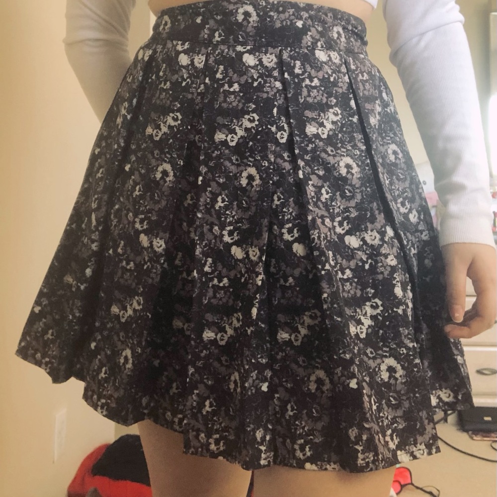Red Saks Fifth Avenue Black Lilac A-line Pleated Skirt Floral Skirt